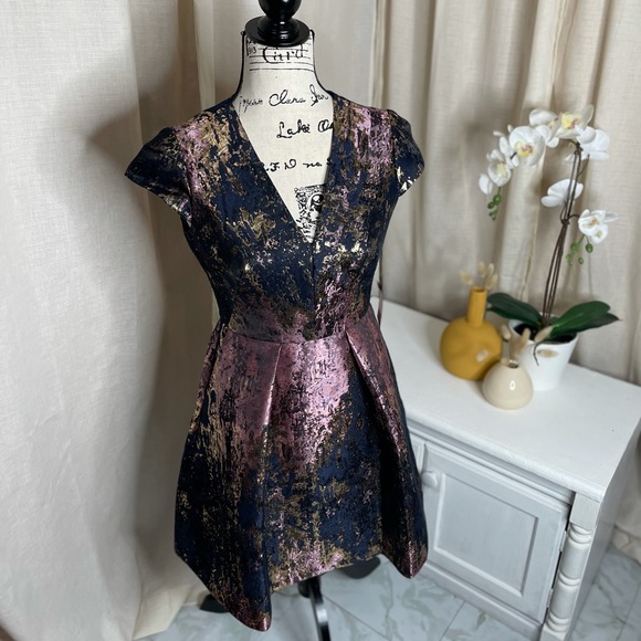 Vince Camuto Dresses & Skirts - Vince Camuto Cocktail Dress